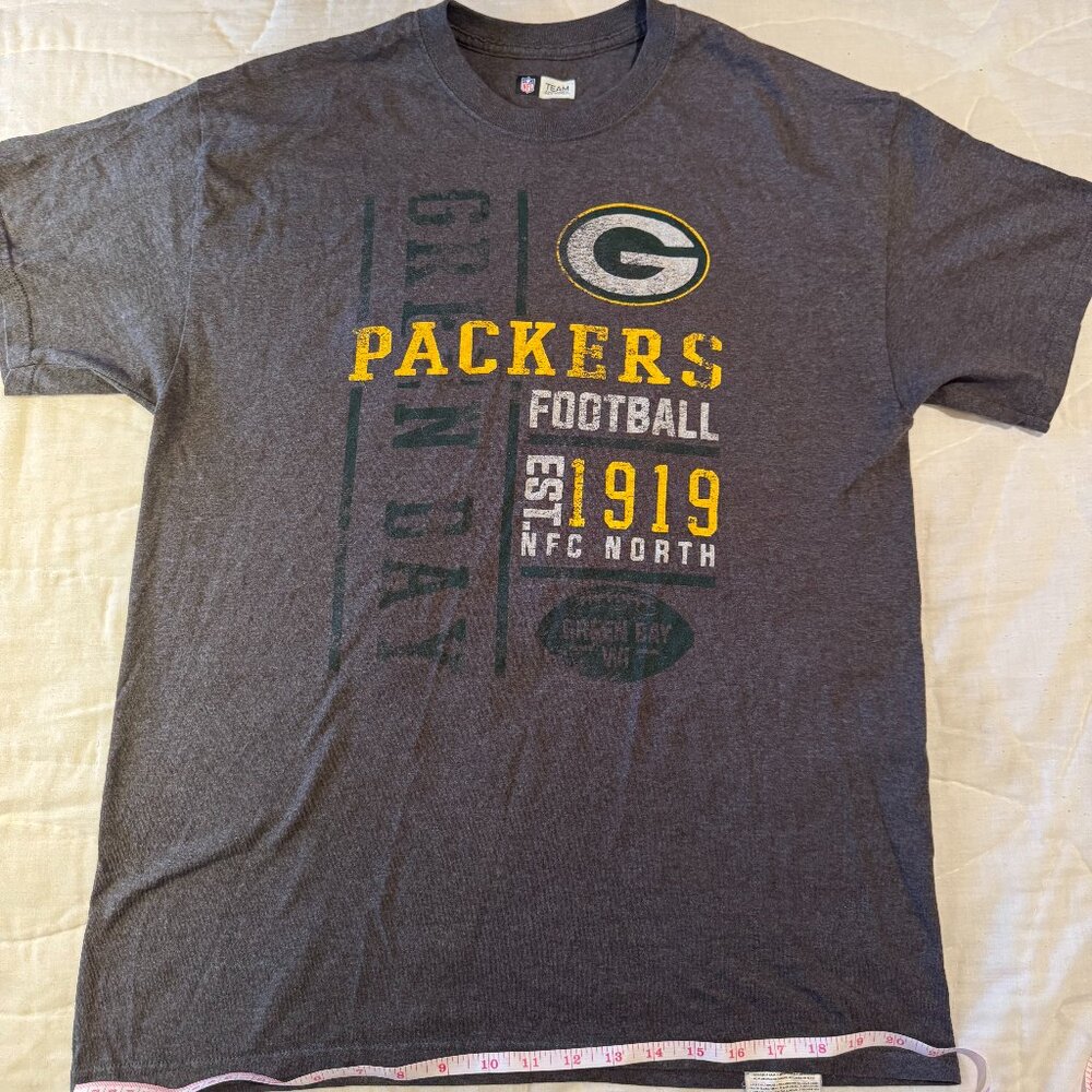 NFL Team Apparel Green Bay Packers Tee – Size L